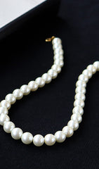 Elegant Simple Pearl Necklace