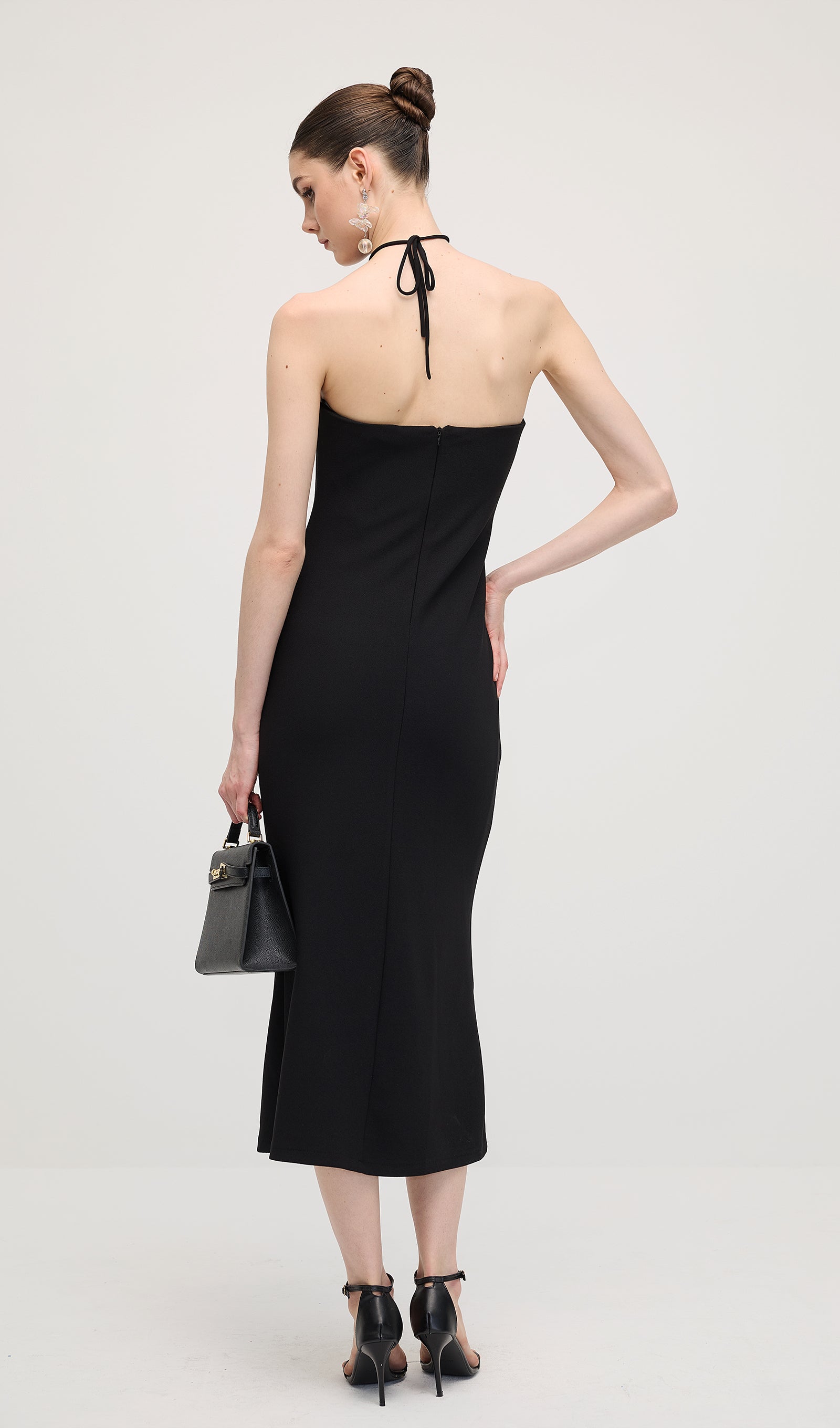 Solid Off Shoulder Midi Dress In Black