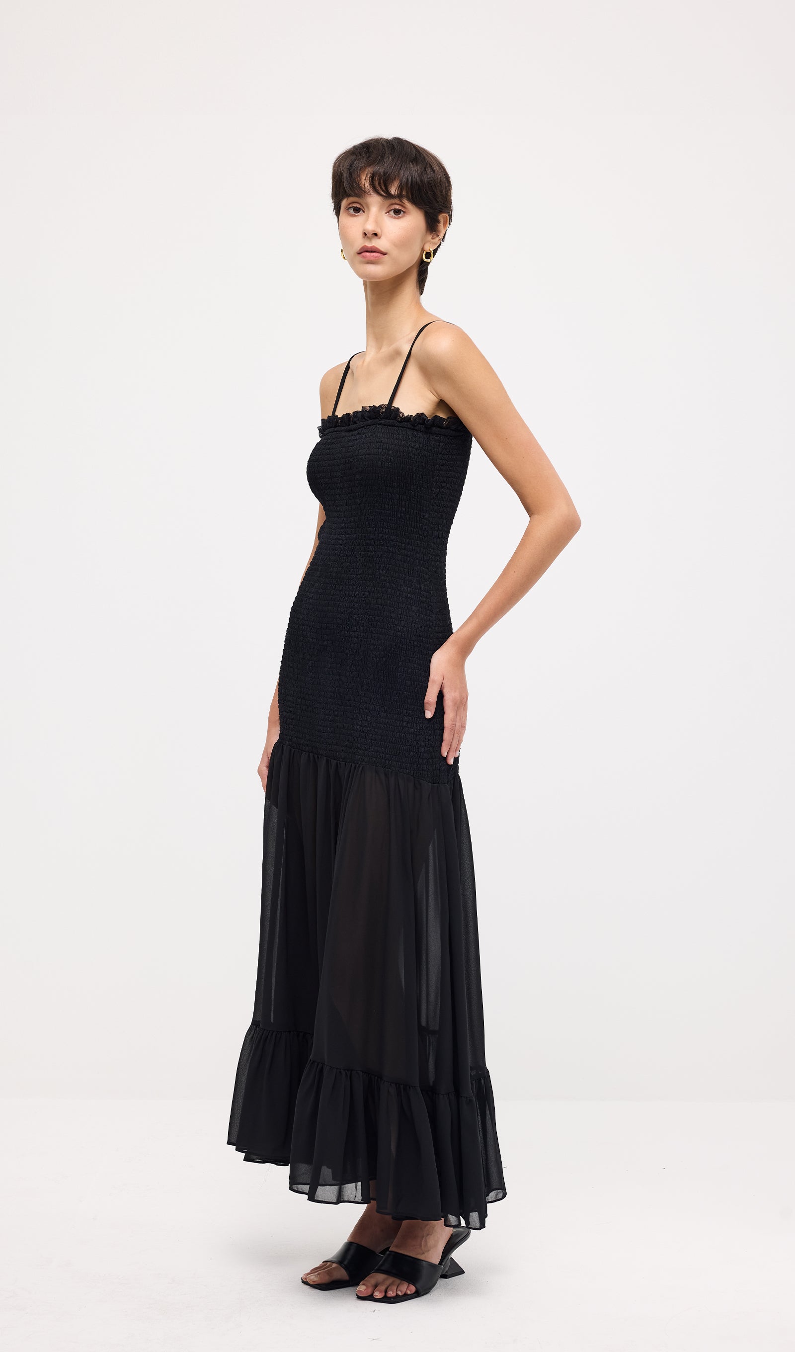 Sleeveless With Gathers Maxi Dress In Black