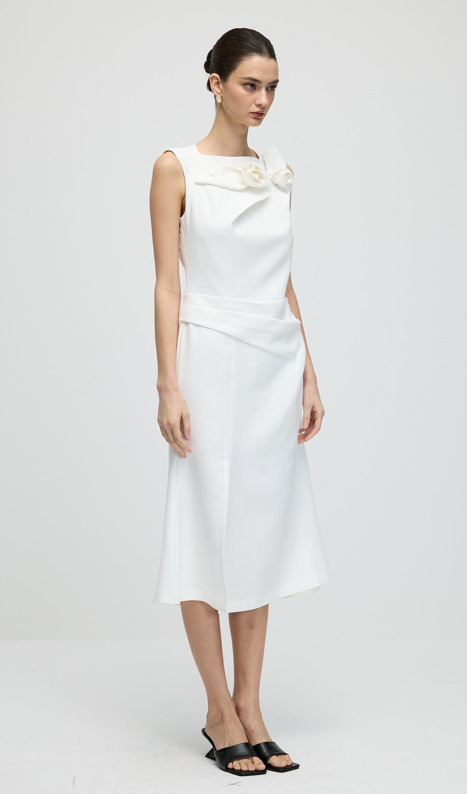 Sleeveless Flower Ruched Slit Midi Dress