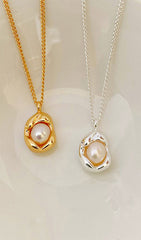 Pendant Pearl Necklace