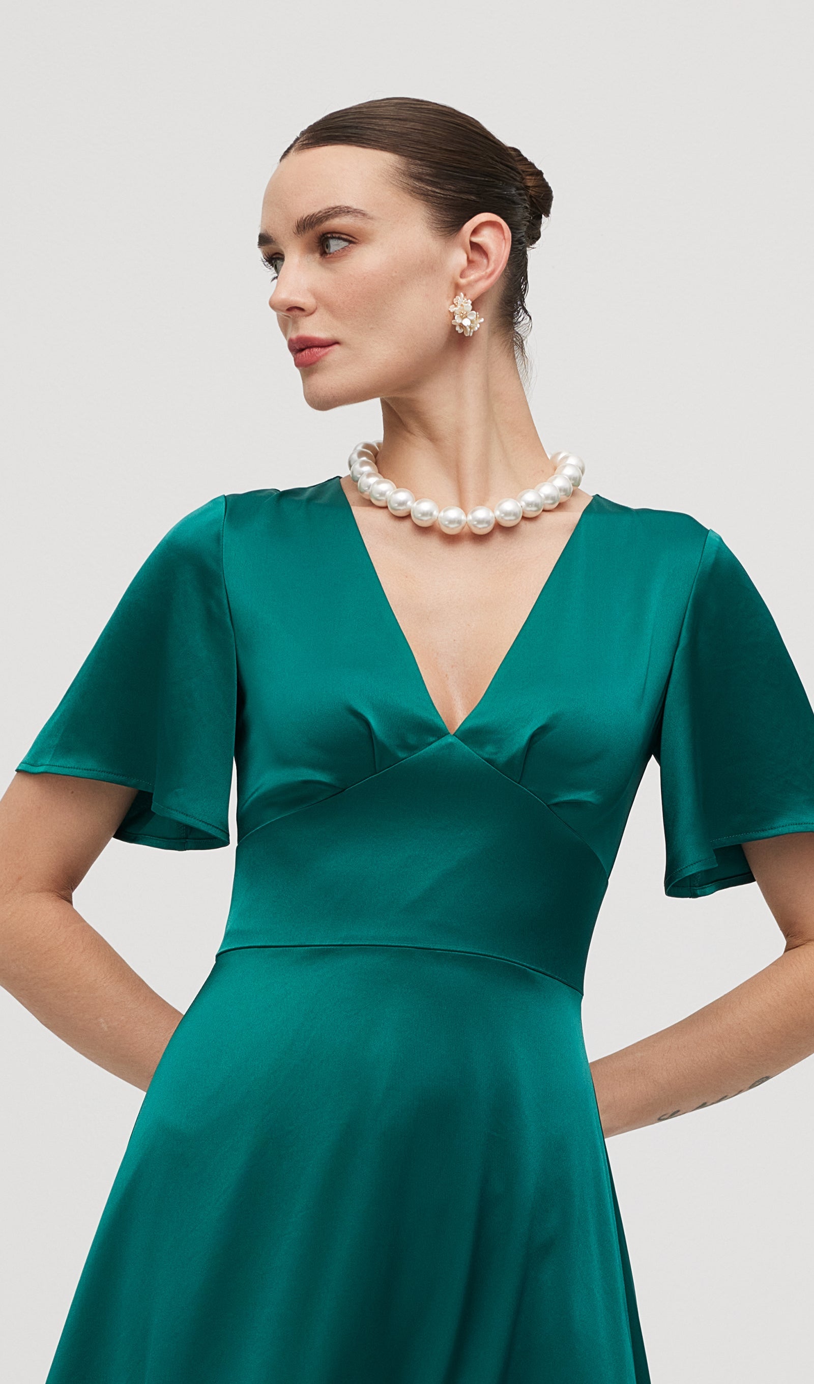 Elegant Simple Pearl Necklace