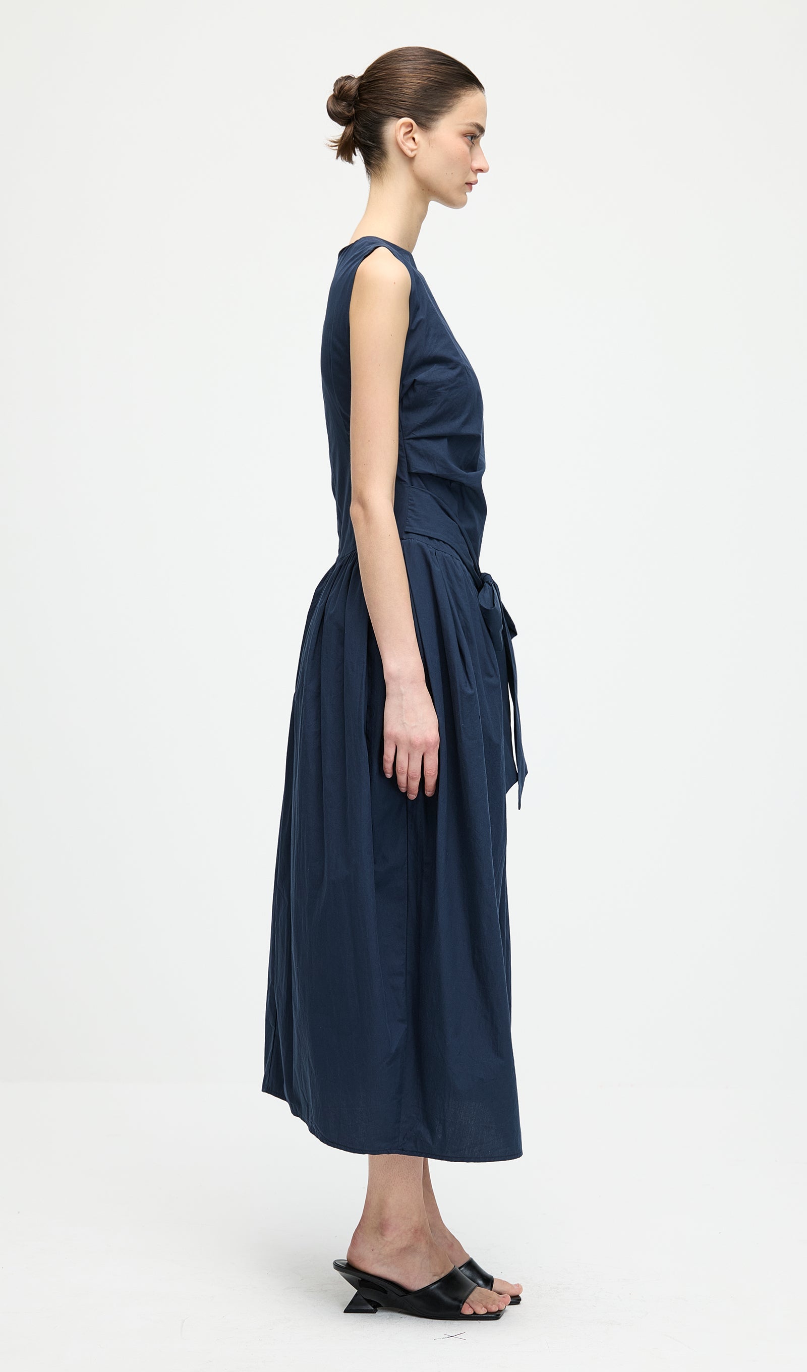 Solid Round Neck Sleeveless Midi Dress