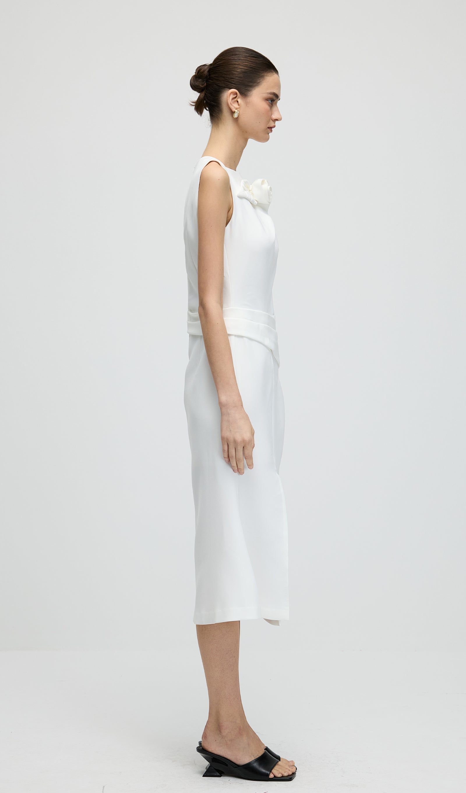 Sleeveless Flower Ruched Slit Midi Dress