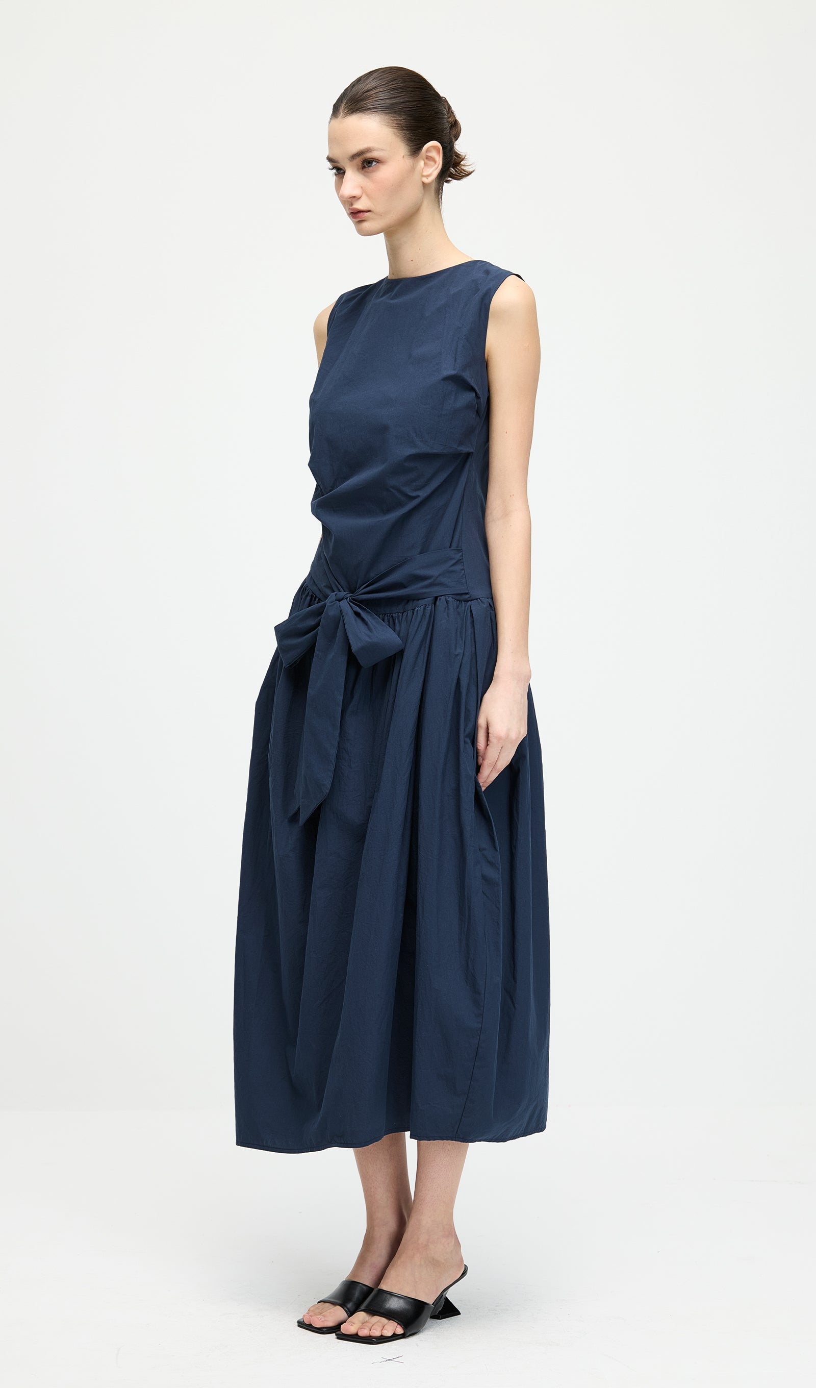 Solid Round Neck Sleeveless Midi Dress