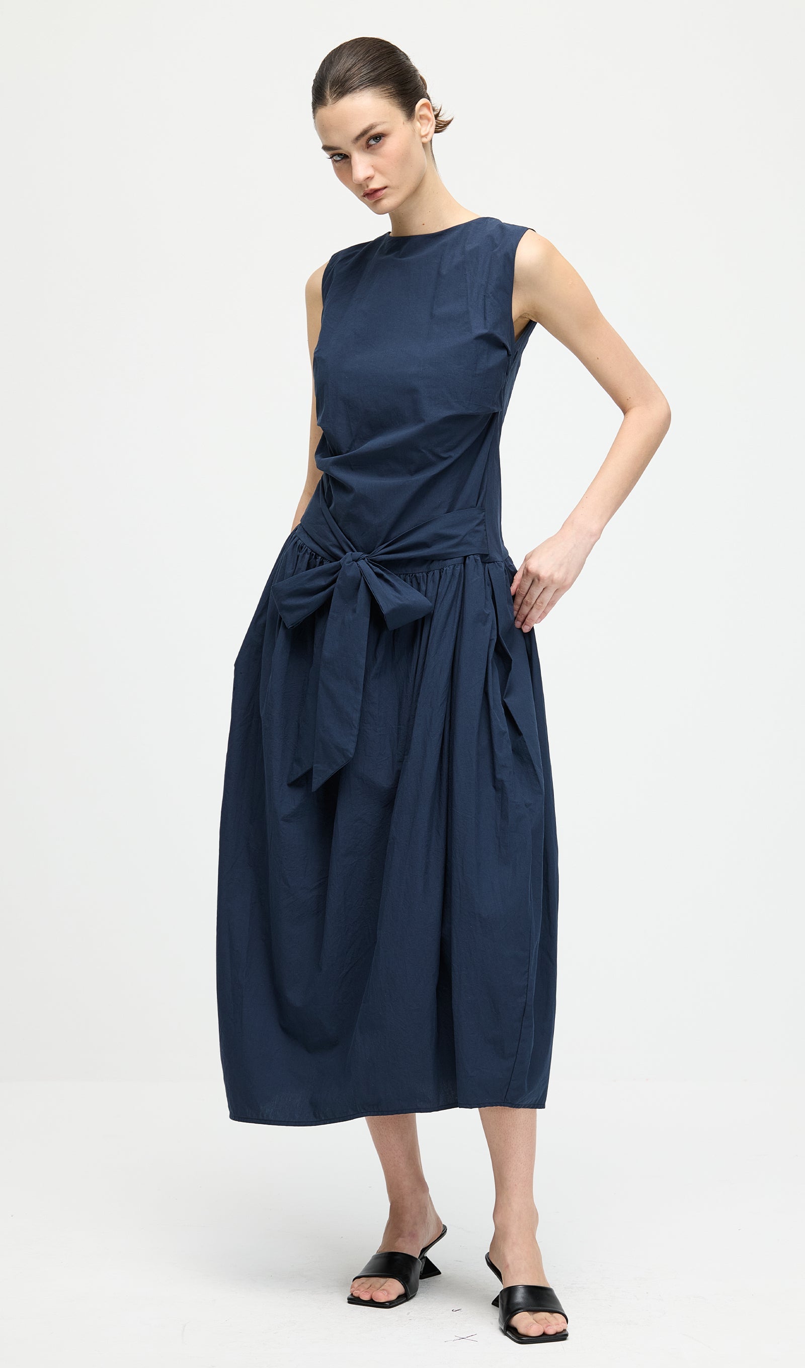 Solid Round Neck Sleeveless Midi Dress
