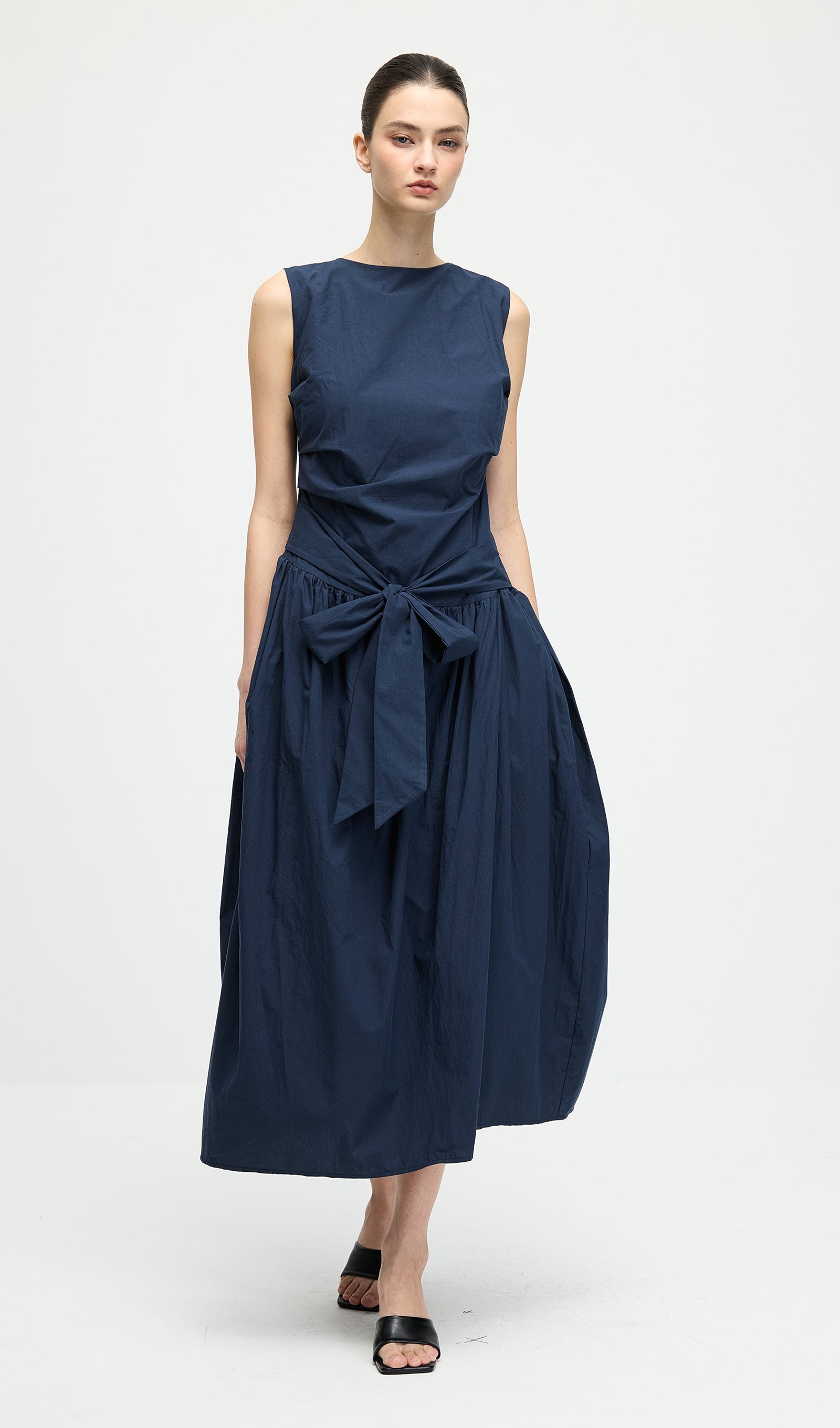 Solid Round Neck Sleeveless Midi Dress