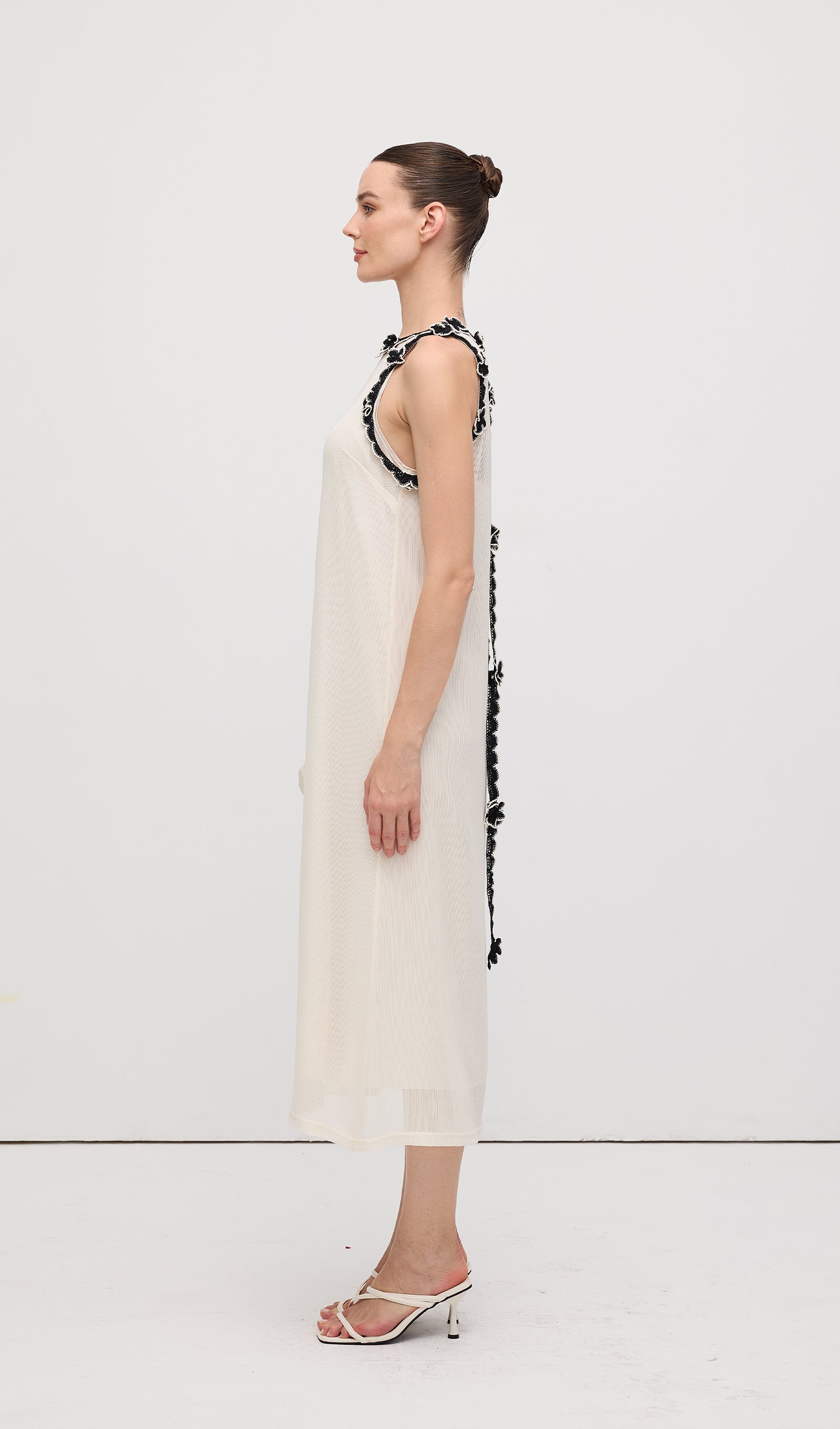 Sleeveless Embroidered Flowers Midi Dress