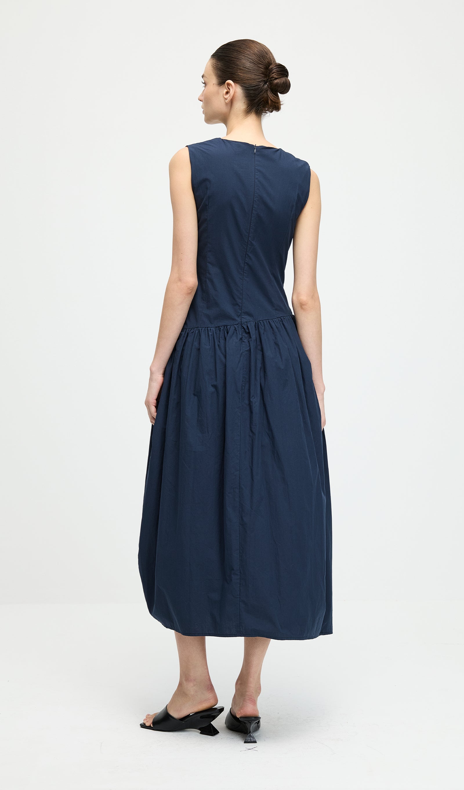 Solid Round Neck Sleeveless Midi Dress
