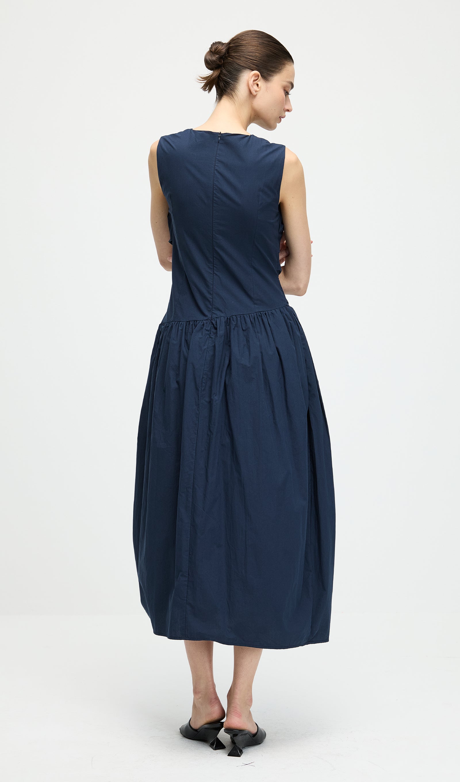 Solid Round Neck Sleeveless Midi Dress