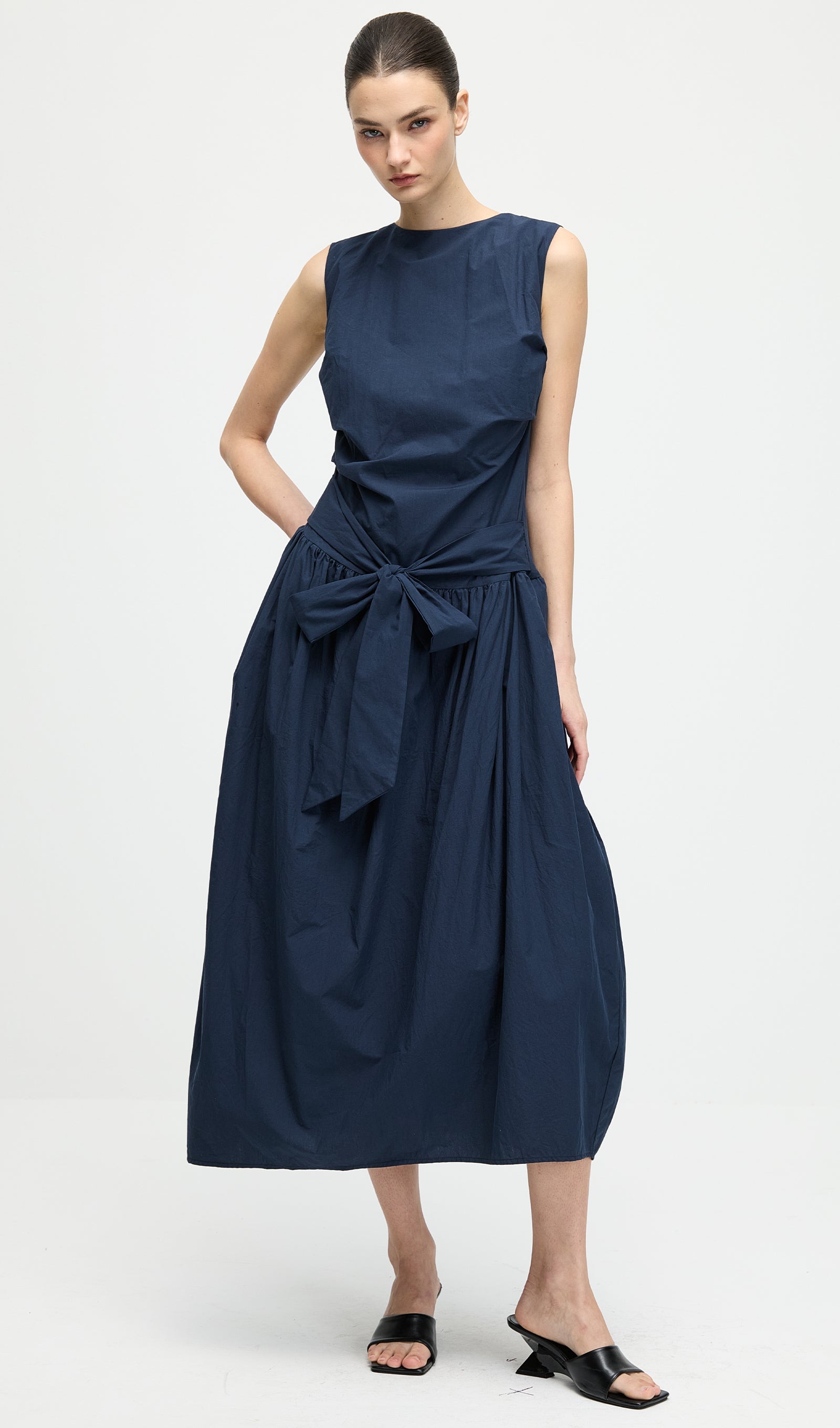 Solid Round Neck Sleeveless Midi Dress